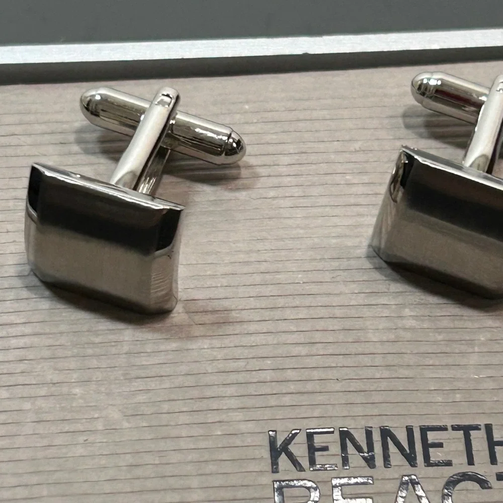 Kenneth Cole REACTION‎ Silver Tone Rectangular Cufflinks with Box